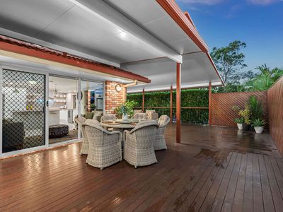 18 Phillips Place, Wakerley