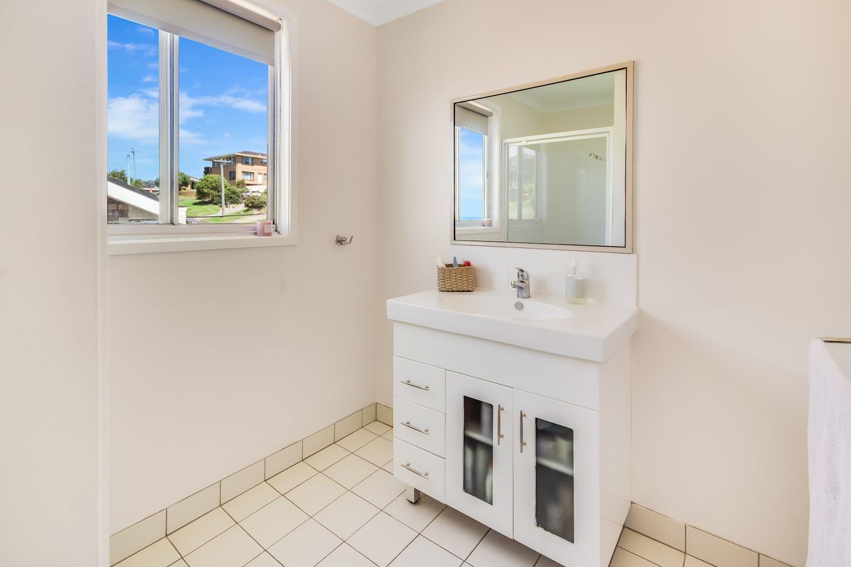 48 Sunset Boulevard, Kianga