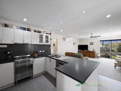 34 Freeburgh Avenue , Mount Beauty
