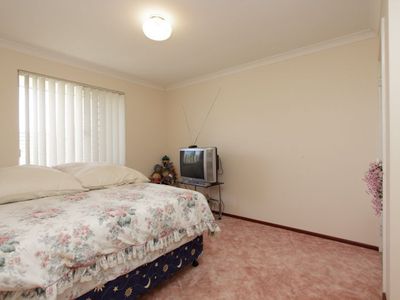 2 Klein Court, Winthrop