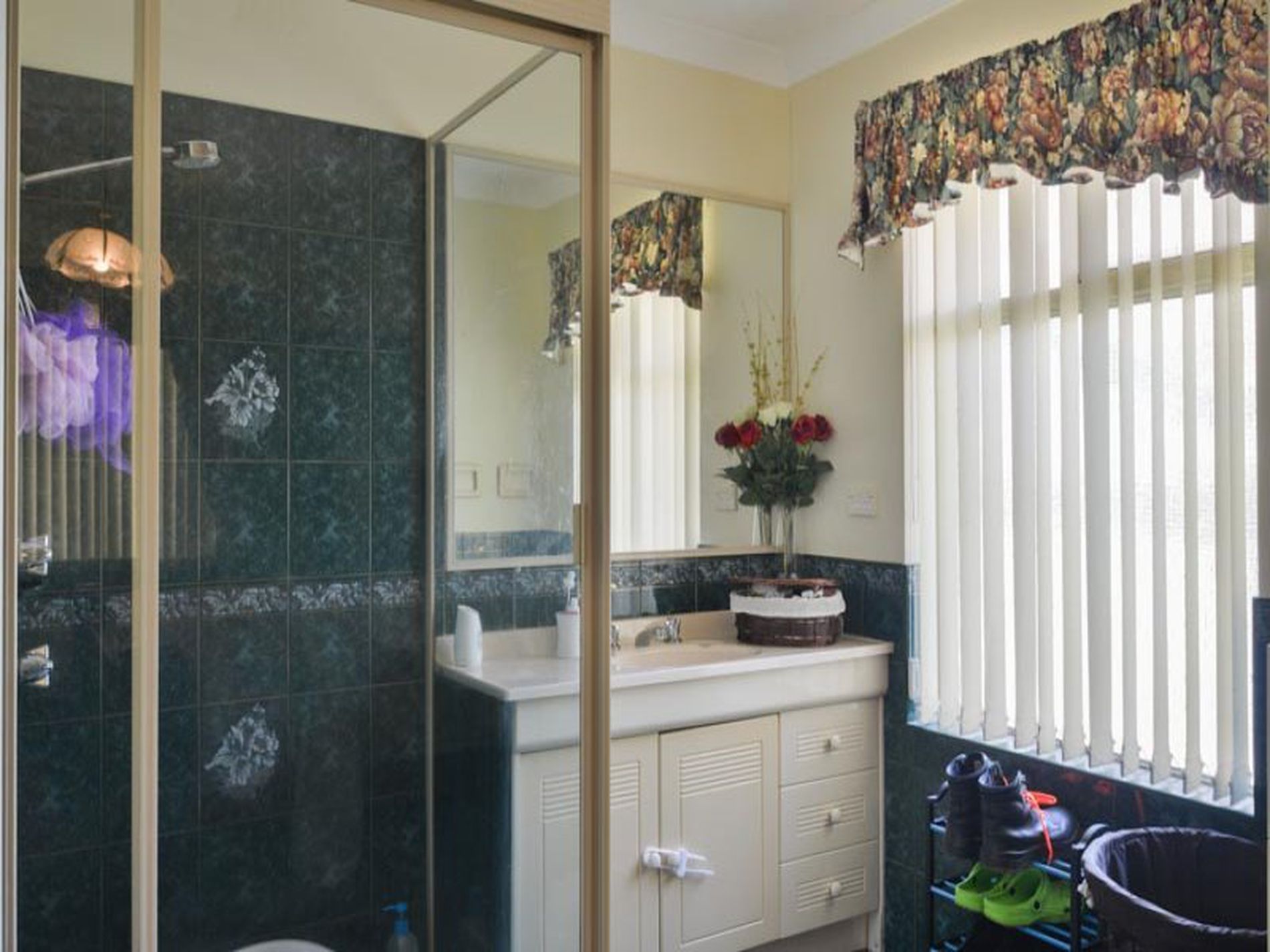 8 Seinor Street, Somerville