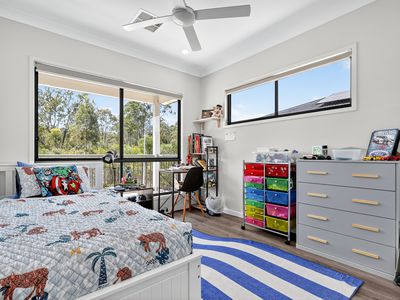 153 Happy Jack Drive, Bellbird Park