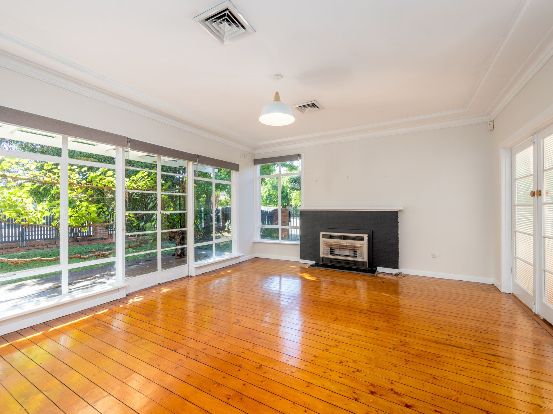 6 GLOUCESTER CRESCENT , Shepparton