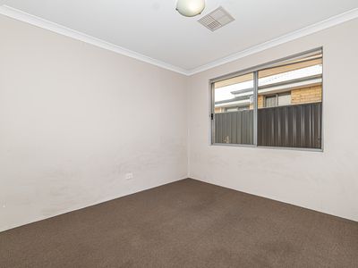 10 Dupain Way, Aveley