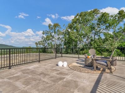 22 Akame Avenue, Caravonica