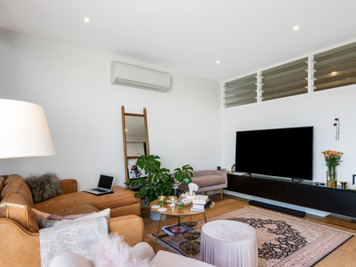 302 / 28 Riddell Parade, Elsternwick