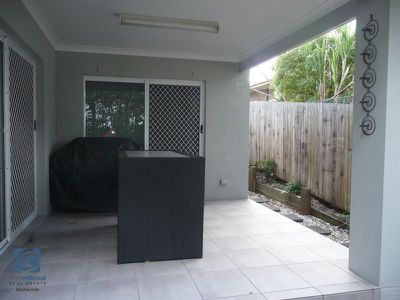 1 / 67 Dennis Road, Springwood