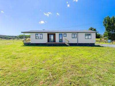 1514 Run Road, Tapora