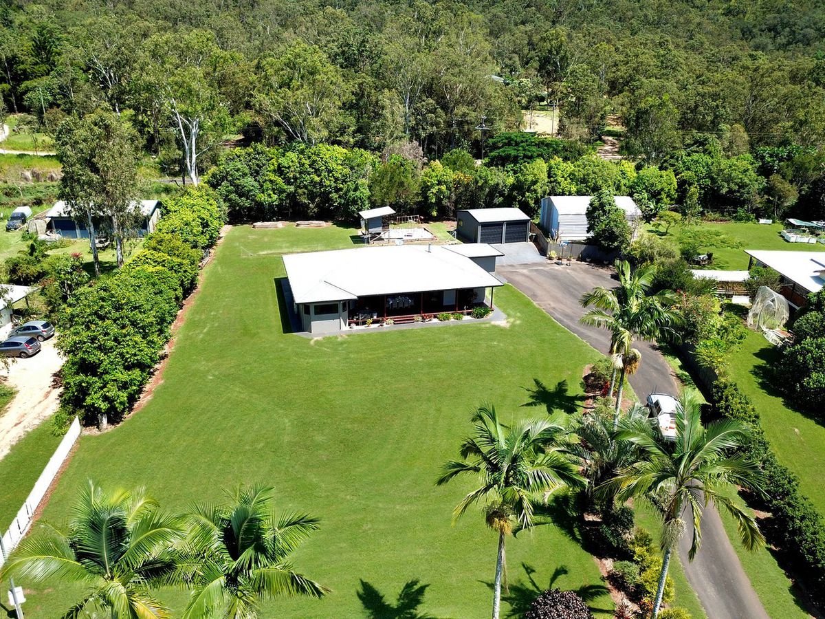 2 Larfield Close, Atherton