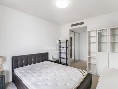 1906 / 7 Rider Boulevard, Rhodes