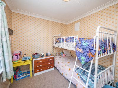 138 Easther Crescent, Kew