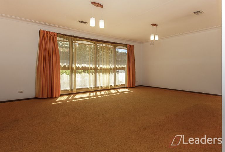 8 Griffiths Court, Mount Waverley