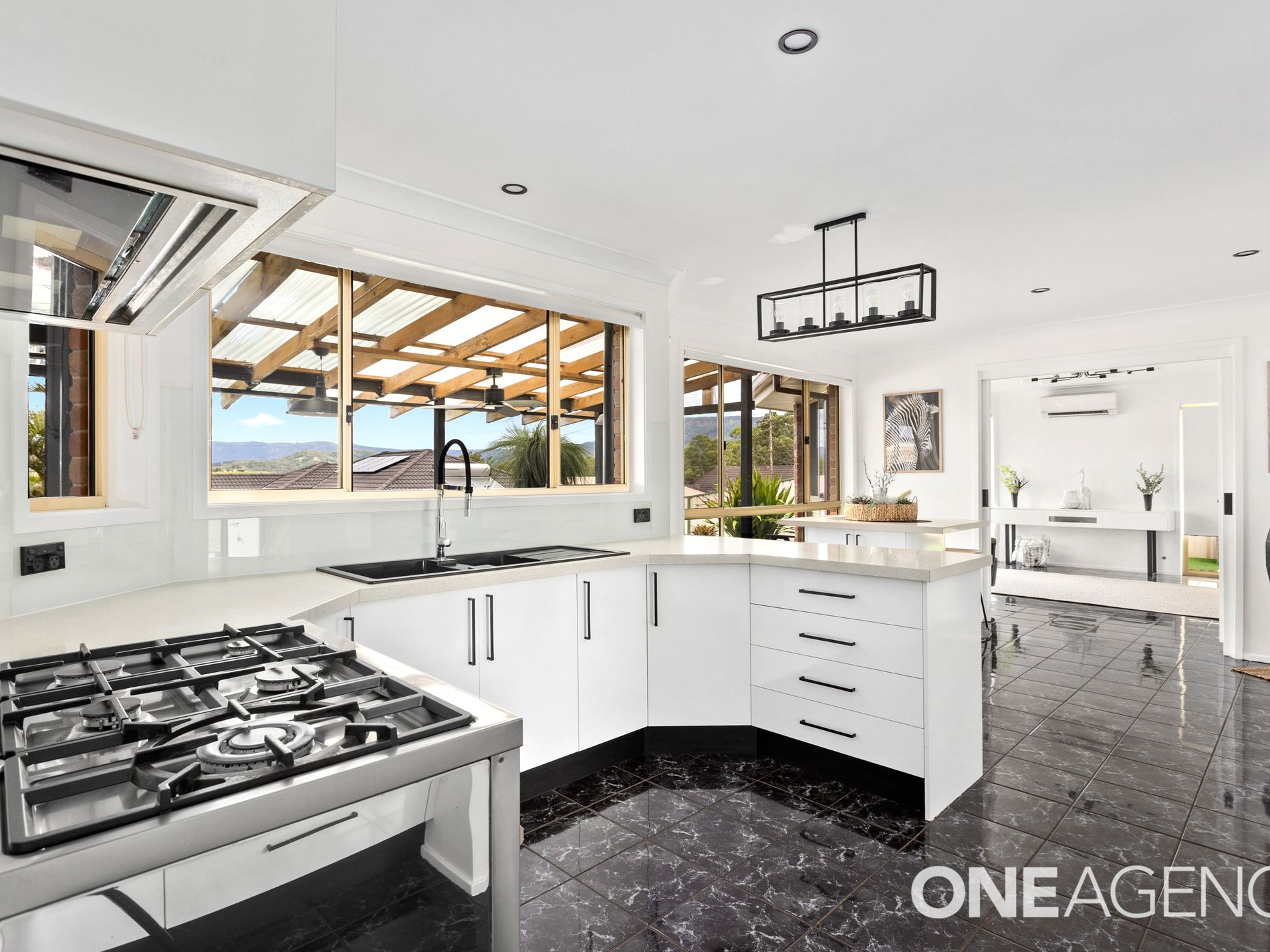 37 Brindabella Drive, Horsley