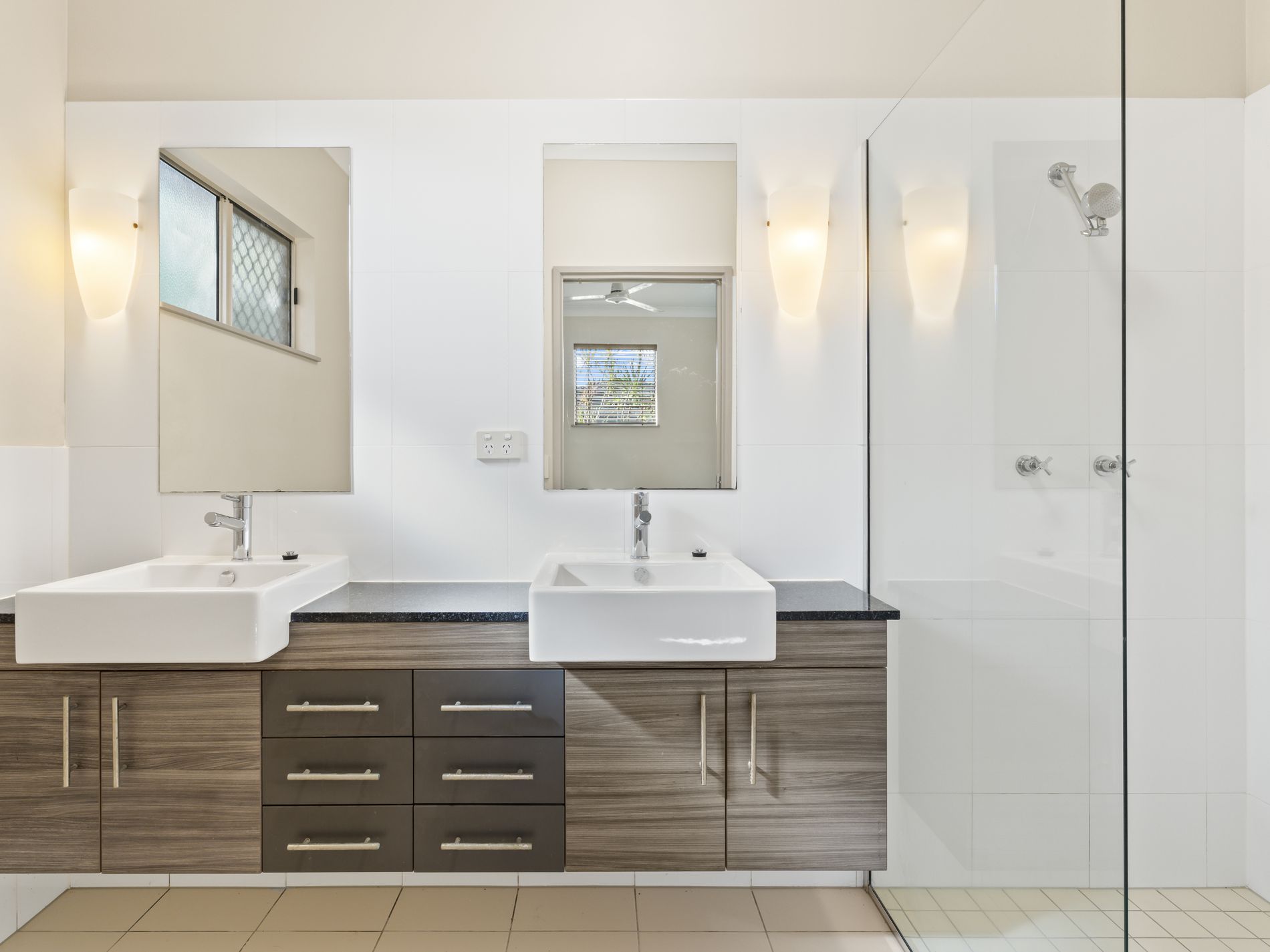 7 The Entrance, Kewarra Beach