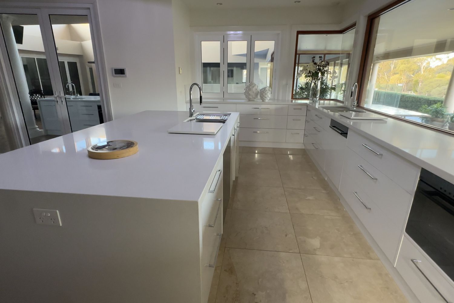 145 Barnes Boulevard, Horsham