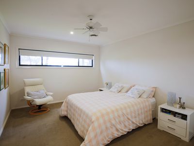6 Knox Court, Kennington