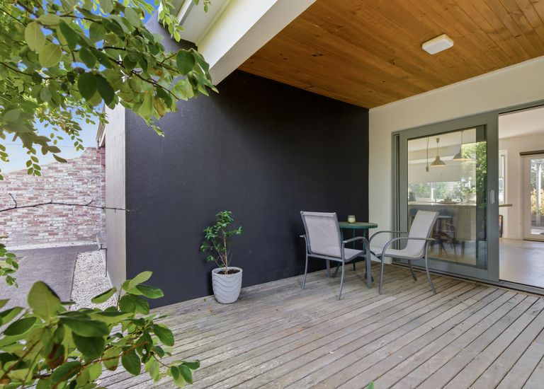 8 Aquarius Court, Portland North