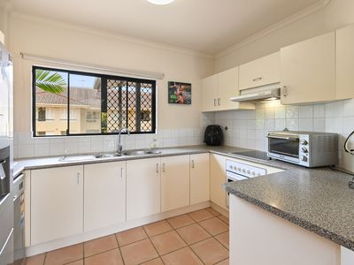 9 / 367-371 MCLEOD STREET, Cairns North