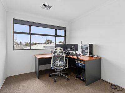 27 Jubilee Avenue, Success