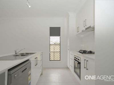 8 Hall St, Pallara
