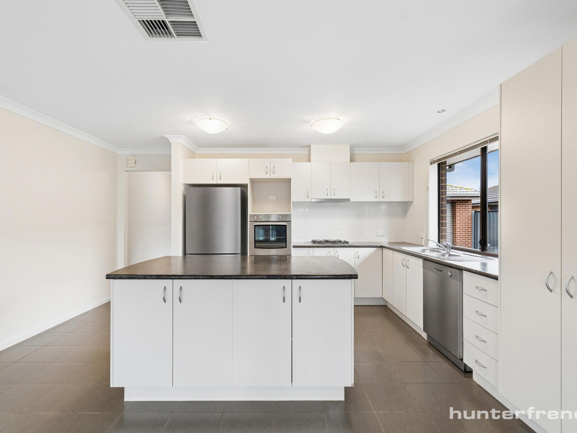 18 Villiers Drive, Point Cook