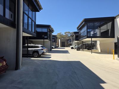 22 / 25 Val Reid Crescent, Hume