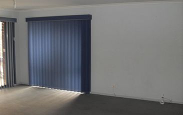 1 Helmsdale Court, Cranbourne West
