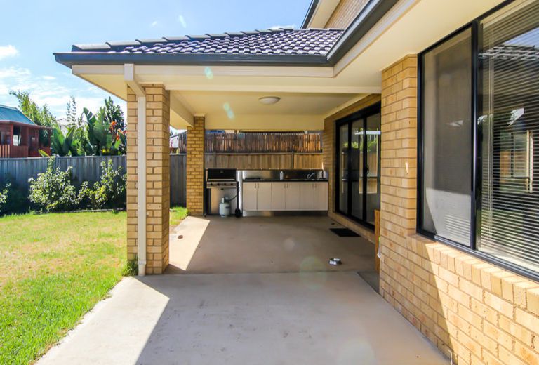 7 Waterstone Cove, Sanctuary Lakes