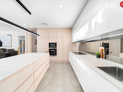 32 Jenkinson Drive, Elizabeth Hills