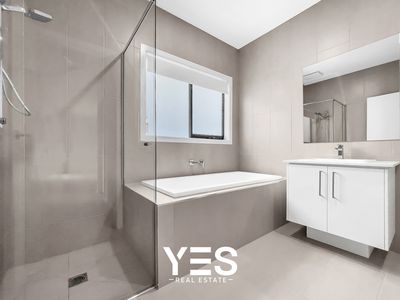 9 Evora Road, Clyde
