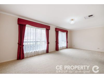 2 Charles Fry Court, Williamstown