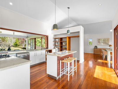 6 Taylor Drive, Pomona