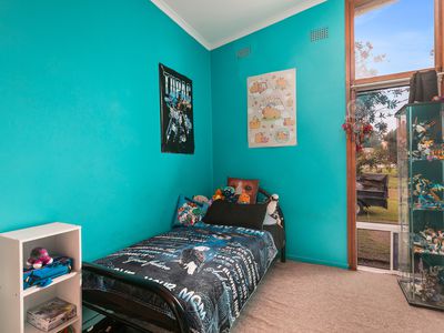 42 Bambil Crescent, Dapto