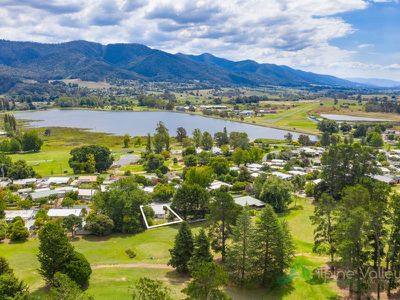 18 Mountain Avenue, Mount Beauty