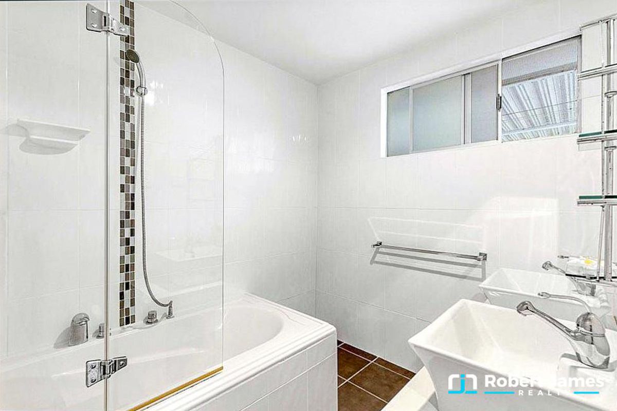 2 Muirfield Crescent, Tewantin