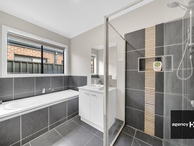 5 Radiance Street, Tarneit