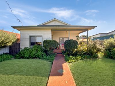 19 Farrand Street, Forbes