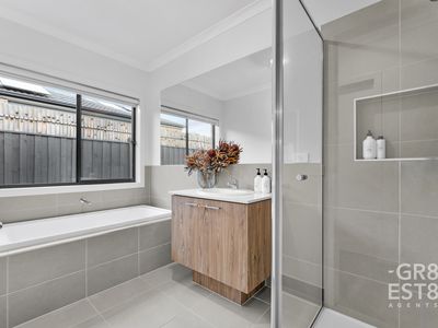 9 Titch Street, Cranbourne