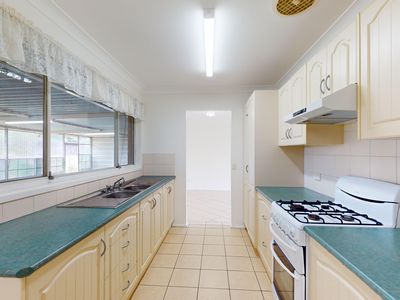 10 Mackay Drive, Dubbo