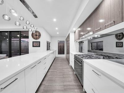 90 Anniversary Avenue, Wyndham Vale