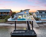 11 Seaspray Street, Paradise Point