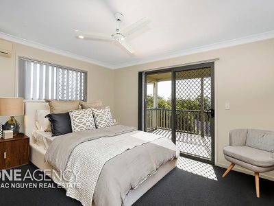 48 Lakes Entrance Dr, Springfield Lakes