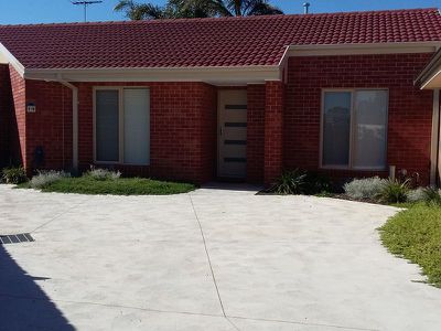 2 / 9 Verne Close, Delahey