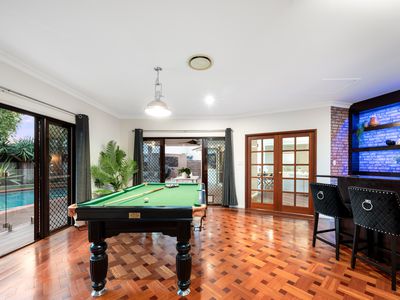 10 Talburpin Esplanade, Redland Bay