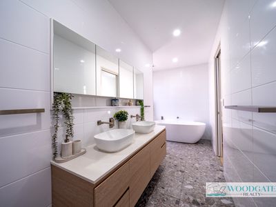 4 Bream St, Woodgate