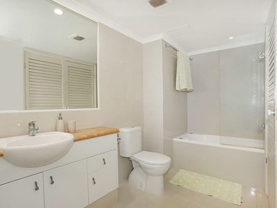 422 / 102 Alexandra Parade, Alexandra Headland