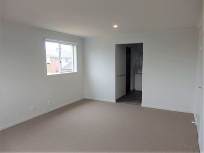 62 Newport Avenue, Williams Landing