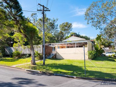 1 Dumbarton Drive, Kenmore