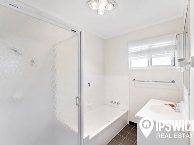 4 Bryant Court, Silkstone