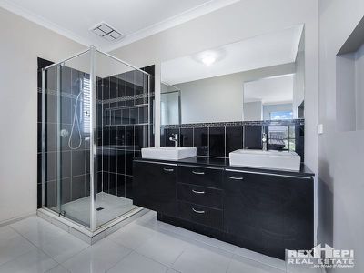 16 Tilden Rise, Cranbourne North